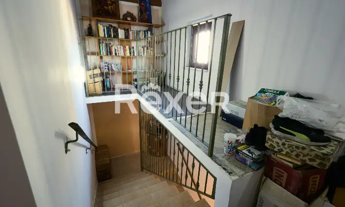 Rexer-Ari-VILLETTA-INDIPENDENTE-CON-TERRENO-DI-MQ-E-CANTINA-Altro