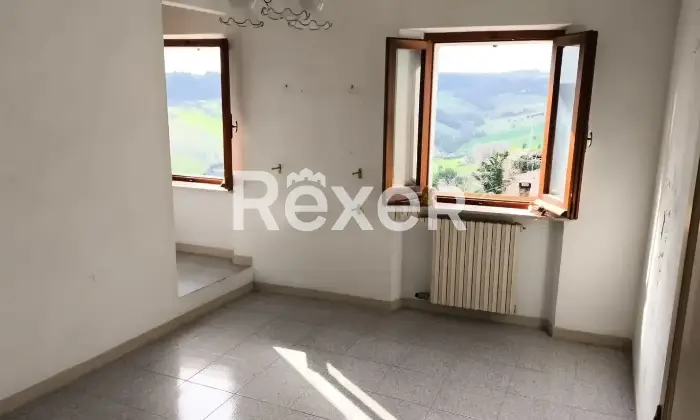 Rexer-Lapedona-Casa-di-paese-in-vendita-in-Largo-IV-Novembre-a-Lapedona-Altro