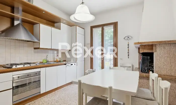 Rexer-Vicenza-Appartamento-con-garage-in-piccola-palazzina-di-quattro-unit-Cucina