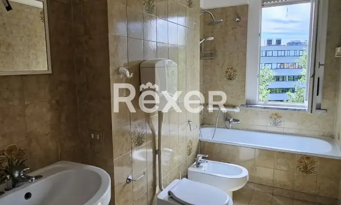 Rexer-Modena-Luminoso-appartamento-con-box-auto-Altro
