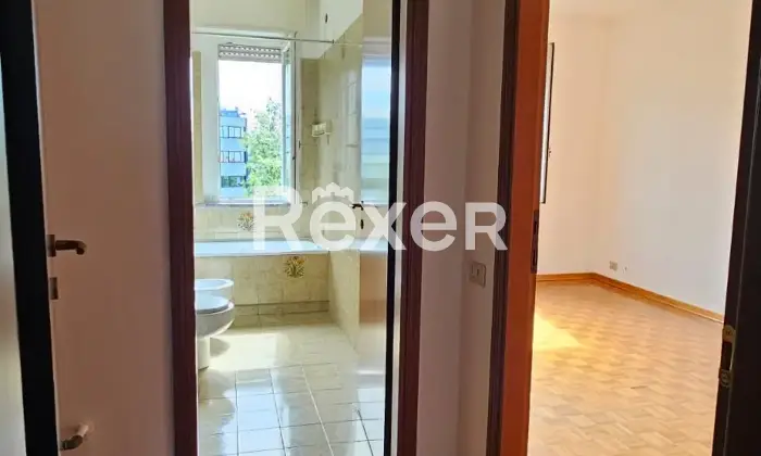Rexer-Modena-Luminoso-appartamento-con-box-auto-Altro