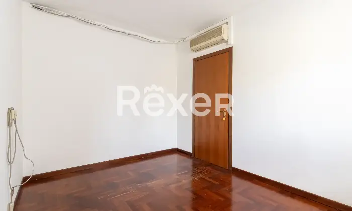 Rexer-Milano-Luminoso-appartamento-da-personalizzare-Altro