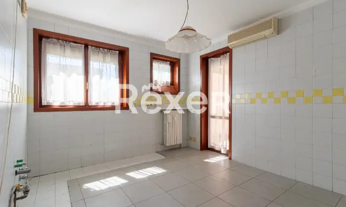 Rexer-Milano-Luminoso-appartamento-da-personalizzare-Altro