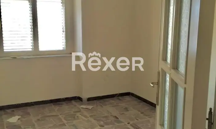 Rexer-Caserta-Appartamento-in-centro-con-terrazzino-esclusivo-e-posto-auto-Altro