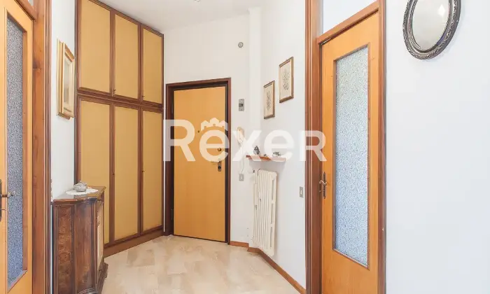 Rexer-Casale-Monferrato-Ampio-appartamento-con-cantina-garage-e-balconi-Altro