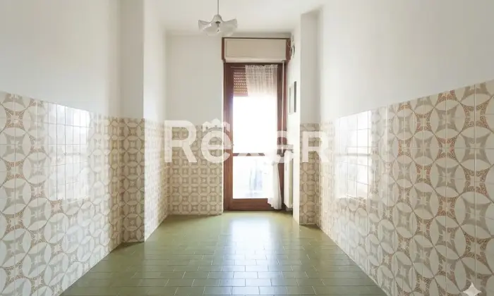 Rexer-Casale-Monferrato-Ampio-appartamento-con-cantina-garage-e-balconi-Altro