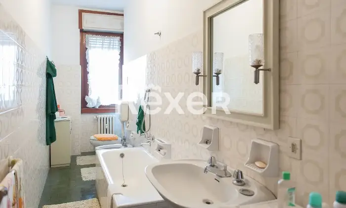 Rexer-Casale-Monferrato-Ampio-appartamento-con-cantina-garage-e-balconi-Altro