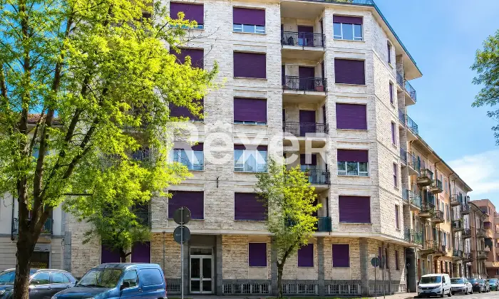 Rexer-Casale-Monferrato-Ampio-appartamento-con-cantina-garage-e-balconi-Altro