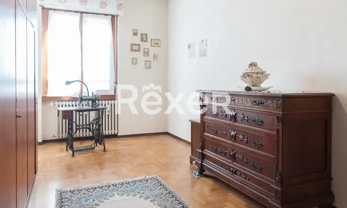 Rexer-Casale-Monferrato-Ampio-appartamento-con-cantina-garage-e-balconi-Altro