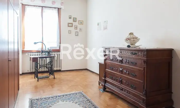 Rexer-Casale-Monferrato-Ampio-appartamento-con-cantina-garage-e-balconi-Altro
