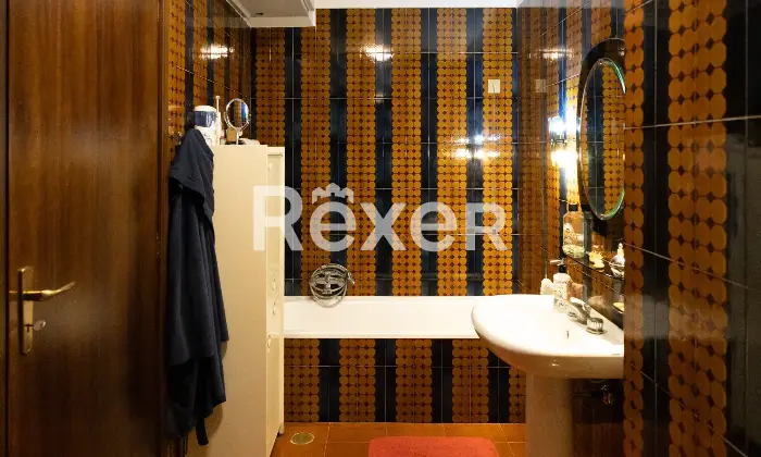 Rexer-Palermo-Ampia-e-prestigiosa-abitazione-in-zona-centrale-a-Palermo-nel-quartiere-Libert-Altro