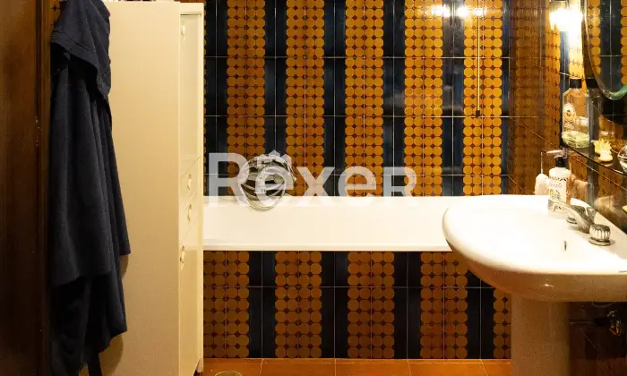 Rexer-Palermo-Ampia-e-prestigiosa-abitazione-in-zona-centrale-a-Palermo-nel-quartiere-Libert-Altro