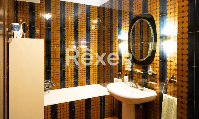 Rexer-Palermo-Ampia-e-prestigiosa-abitazione-in-zona-centrale-a-Palermo-nel-quartiere-Libert-Altro