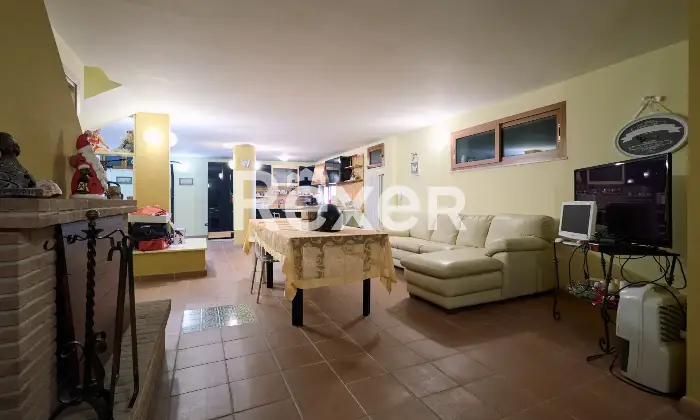 Rexer-francavilla-al-mare-Villetta-a-schiera-con-ampi-spazi-circostanti-due-garage-e-taverna-Altro