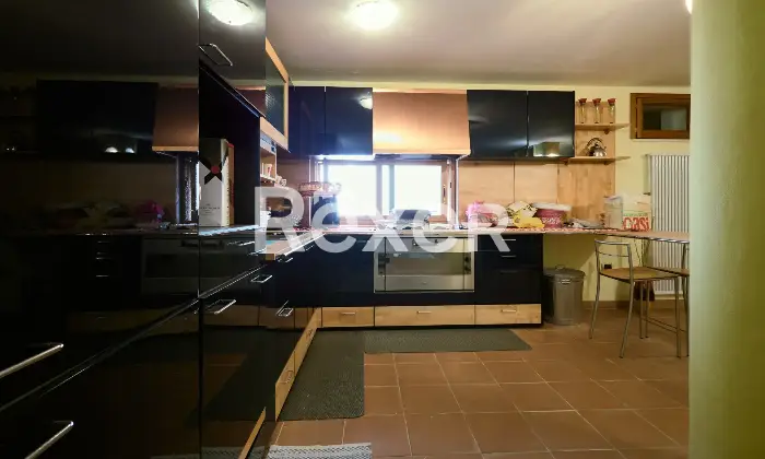 Rexer-francavilla-al-mare-Villetta-a-schiera-con-ampi-spazi-circostanti-due-garage-e-taverna-Altro