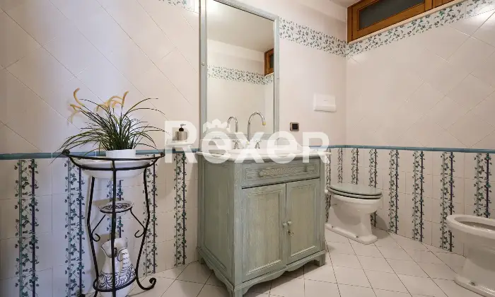 Rexer-francavilla-al-mare-Villetta-a-schiera-con-ampi-spazi-circostanti-due-garage-e-taverna-Altro