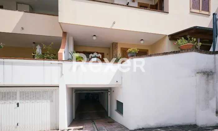 Rexer-francavilla-al-mare-Villetta-a-schiera-con-ampi-spazi-circostanti-due-garage-e-taverna-Altro