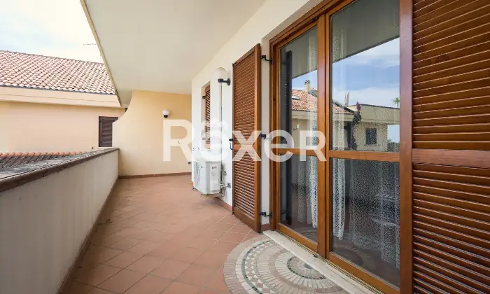 Rexer-francavilla-al-mare-Villetta-a-schiera-con-ampi-spazi-circostanti-due-garage-e-taverna-Altro