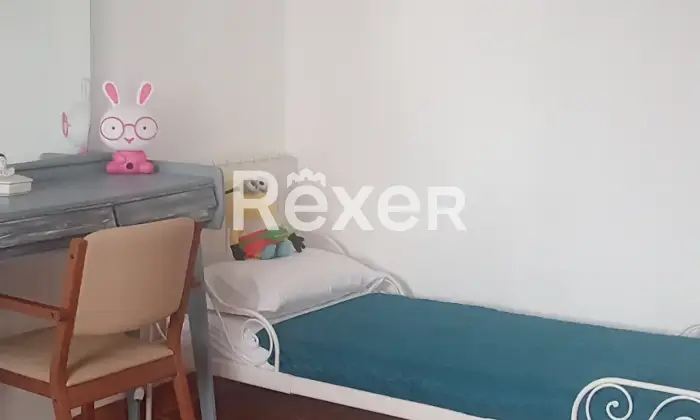 Rexer-Bosio-Casa-tipica-ligure-indipendente-su-lati-con-cortile-privato-CameraDaLetto
