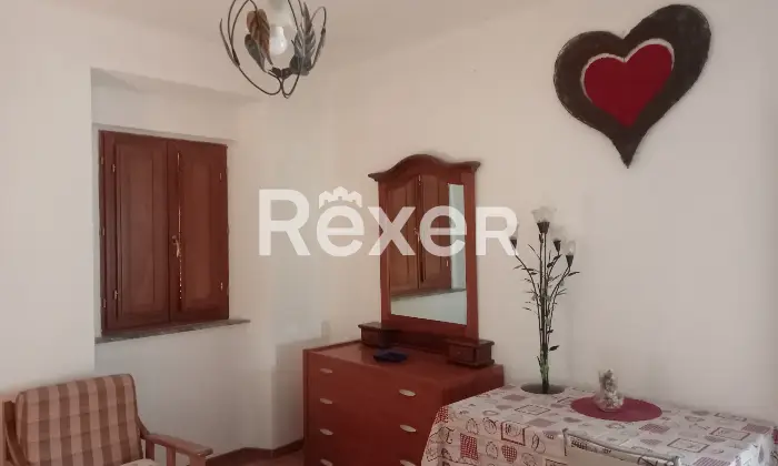 Rexer-Bosio-Casa-tipica-ligure-indipendente-su-lati-con-cortile-privato-CameraDaLetto