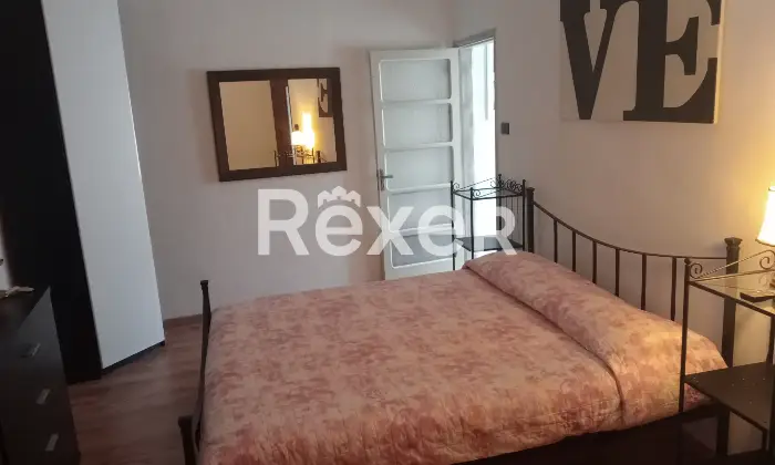 Rexer-Bosio-Casa-tipica-ligure-indipendente-su-lati-con-cortile-privato-Camera-da-letto
