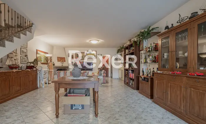 Rexer-Marco-Simone-Villa-a-schiera-con-box-auto-Altro