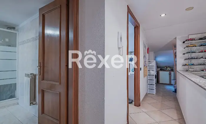 Rexer-Marco-Simone-Villa-a-schiera-con-box-auto-Altro