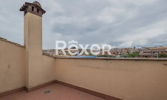 Rexer-Marco-Simone-Villa-a-schiera-con-box-auto-Altro
