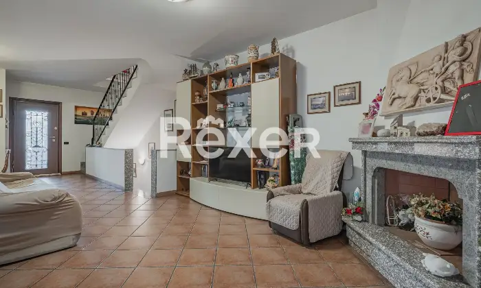 Rexer-Marco-Simone-Villa-a-schiera-con-box-auto-Altro