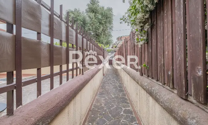 Rexer-Marco-Simone-Villa-a-schiera-con-box-auto-Altro