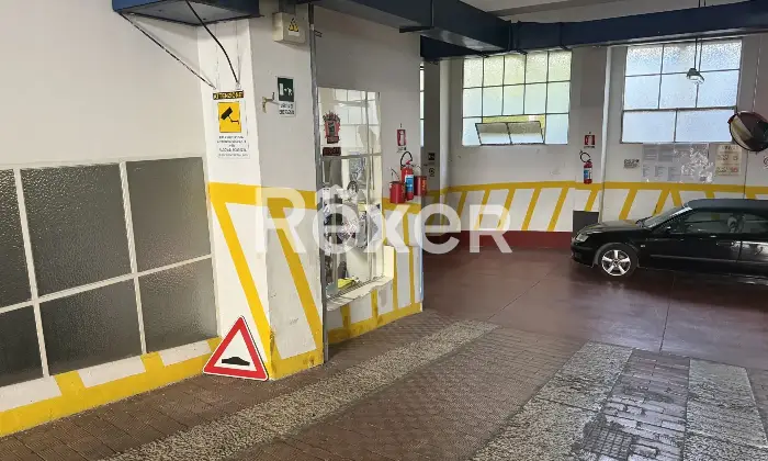 Rexer-Roma-Autorimessa-in-Centro-Ideale-per-Investimento-Altro