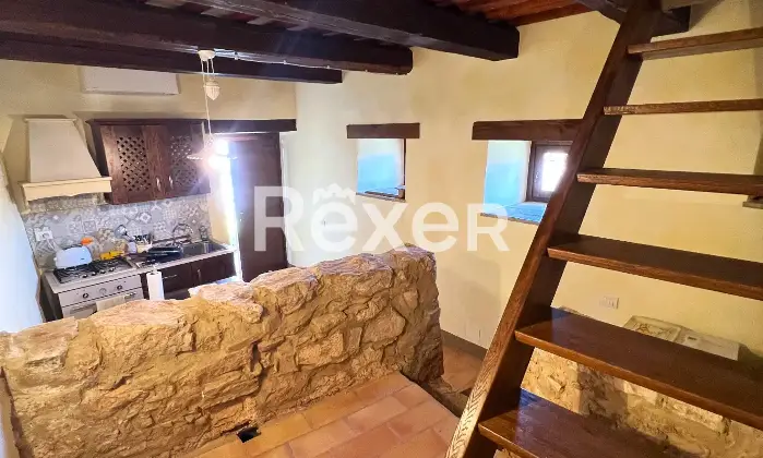 Rexer-Caldarola-Casatorre-medievale-in-vendita-in-Localit-Vestignano-a-Caldarola-Altro
