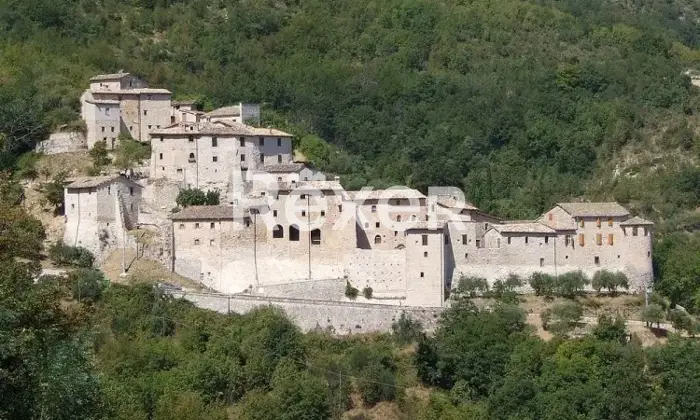 Rexer-Caldarola-Casatorre-medievale-in-vendita-in-Localit-Vestignano-a-Caldarola-Altro