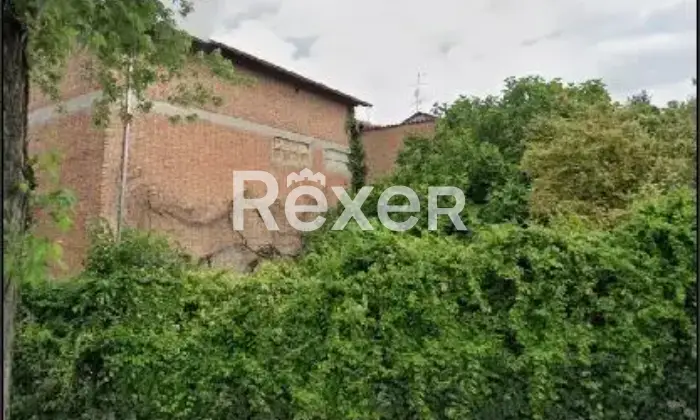 Rexer-Fabbrico-Casa-indipendente-con-ex-cinema-magazzini-e-terreno-da-ristrutturare-Altro
