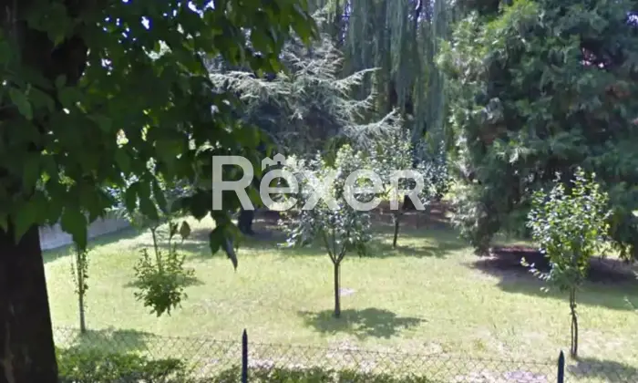 Rexer-Fabbrico-Casa-indipendente-con-ex-cinema-magazzini-e-terreno-da-ristrutturare-Altro