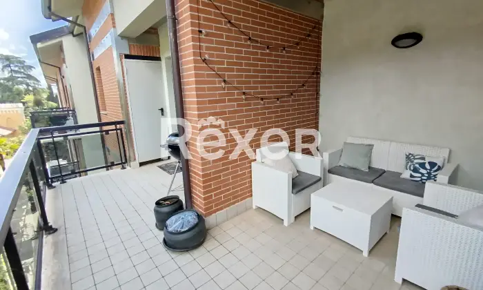 Rexer-LAquila-Elegante-duplex-con-terrazzi-cantina-e-doppi-garage-Altro