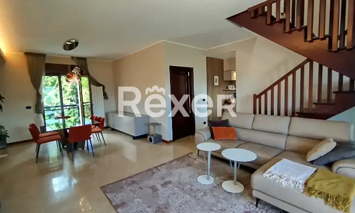 Rexer-LAquila-Elegante-duplex-con-terrazzi-cantina-e-doppi-garage-Altro