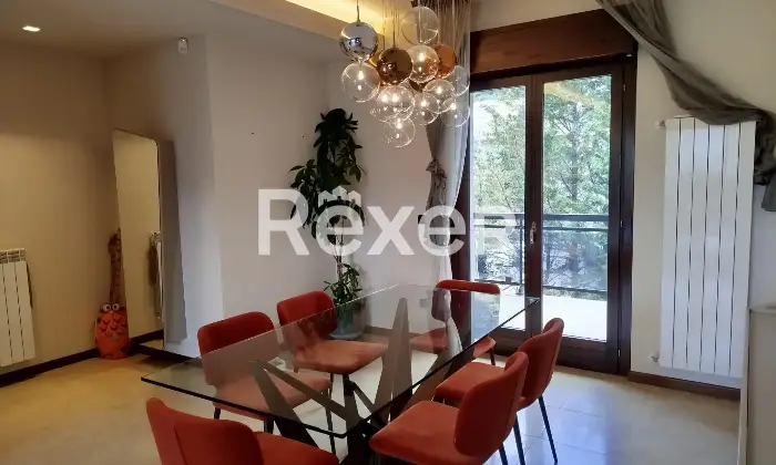 Rexer-LAquila-Elegante-duplex-con-terrazzi-cantina-e-doppi-garage-Altro