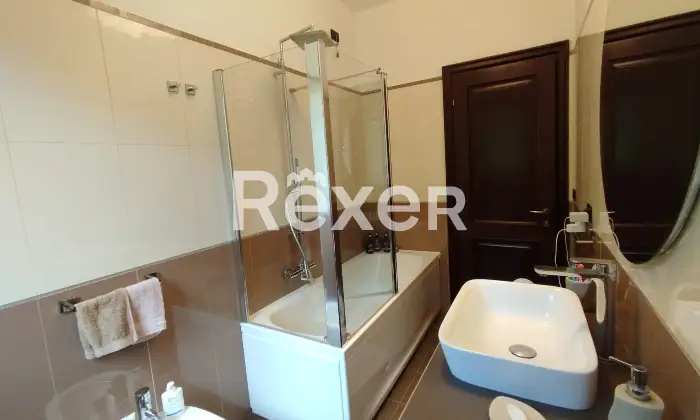 Rexer-LAquila-Elegante-duplex-con-terrazzi-cantina-e-doppi-garage-Altro