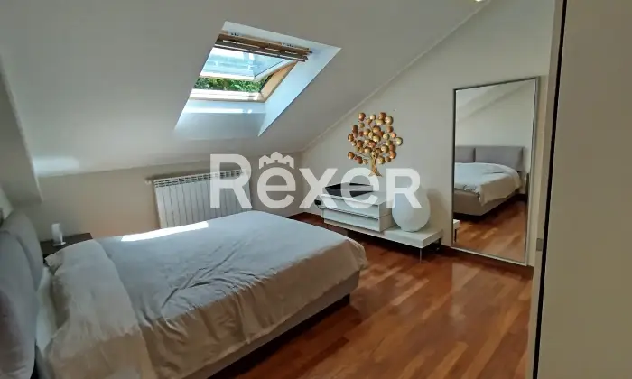 Rexer-LAquila-Elegante-duplex-con-terrazzi-cantina-e-doppi-garage-Altro