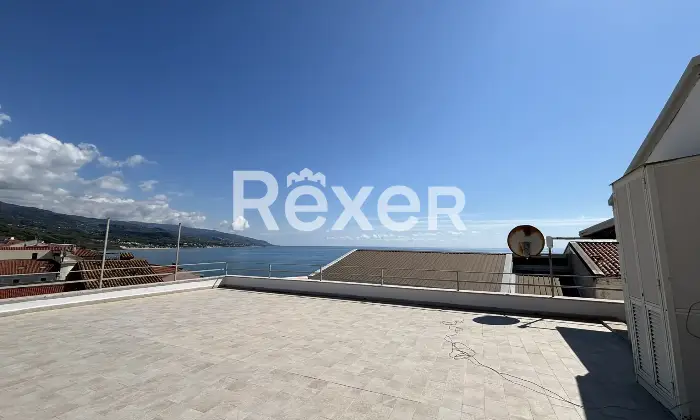 Rexer-Diamante-Ampio-e-panoramico-appartamento-con-sovrastante-terrazzo-da-mq-Altro