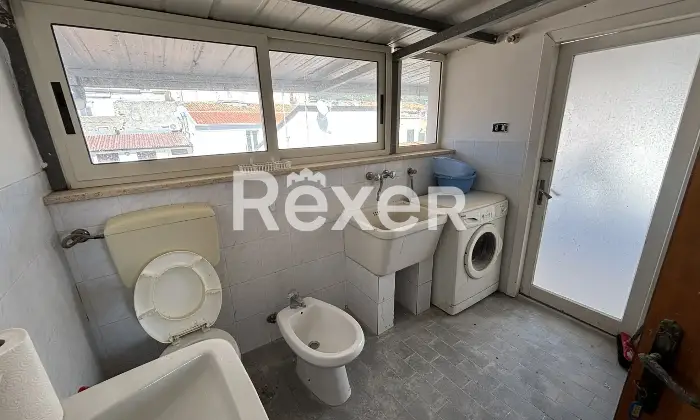 Rexer-Diamante-Ampio-e-panoramico-appartamento-con-sovrastante-terrazzo-da-mq-Bagno