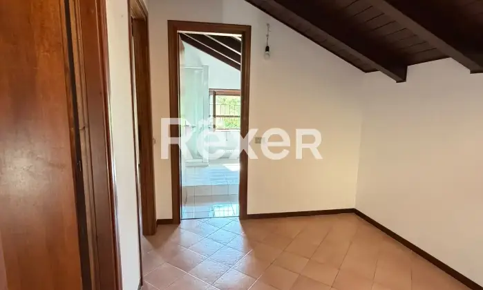 Rexer-Rancio-Valcuvia-Vivere-la-tranquillit-ampio-duplex-con-mansarda-giardino-esclusivo-e-doppi-servizi-Altro