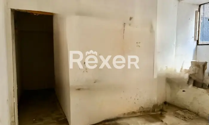 Rexer-Roma-Via-Lucrino-Ampio-monolocale-Altro