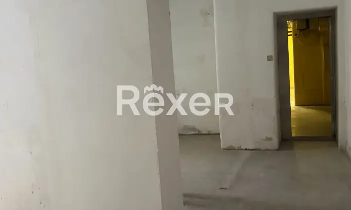 Rexer-Roma-Via-Lucrino-Ampio-monolocale-Altro