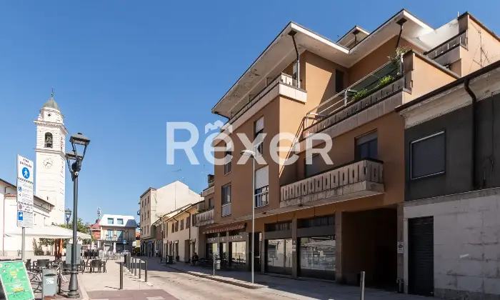 Rexer-Locate-di-Triulzi-Trilocale-luminoso-con-box-e-cantina-in-Piazza-della-Vittoria-Locate-di-Triulzi-Altro