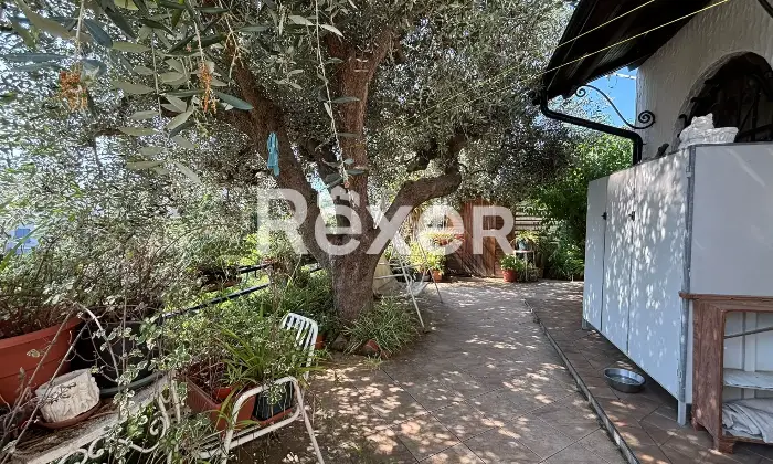 Rexer-Boissano-Trilocale-vista-mare-con-giardino-e-posto-auto-Altro