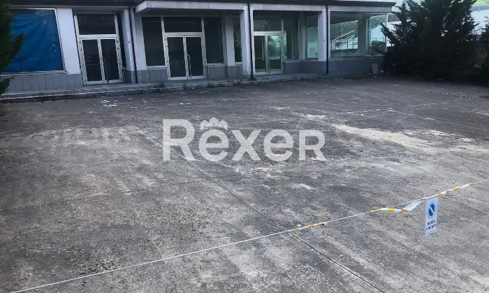 Rexer-Lioni-Intero-edificio-in-vendita-in-Via-Moliniello-a-Lioni-Ingresso