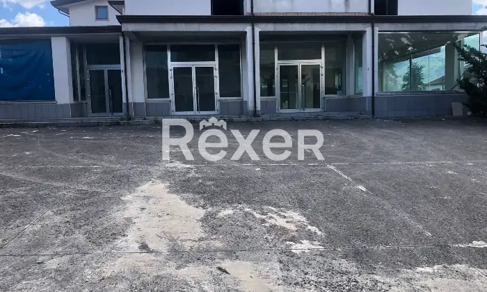 Rexer-Lioni-Intero-edificio-in-vendita-in-Via-Moliniello-a-Lioni-Ingresso