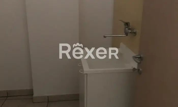 Rexer-Lioni-Intero-edificio-in-vendita-in-Via-Moliniello-a-Lioni-Bagno-di-servizio